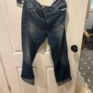 Sz 32 Banana Republic jeans. Cuffed with small rip detail
